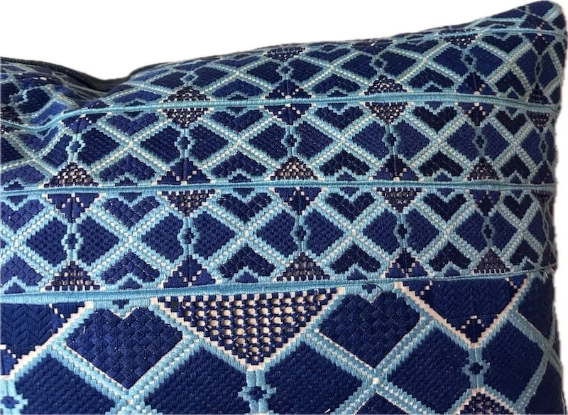 Blue Quatrefoil_14x21_c.jpeg