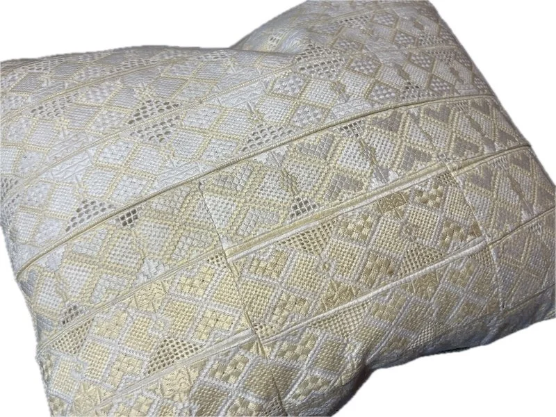 White Quatrefoil_14x16_d.jpeg