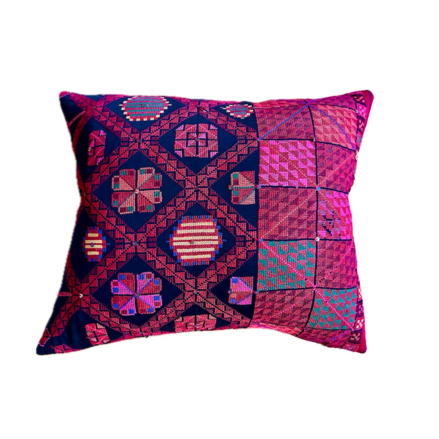 Tatreez%2Bpillow.png
