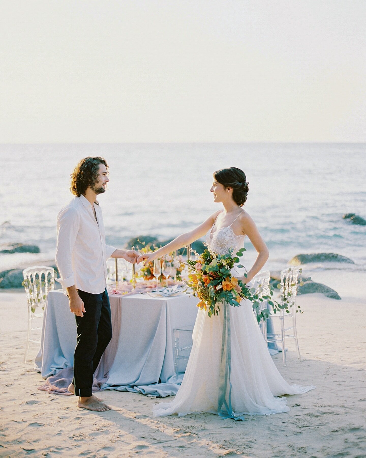 A destination inspired elopement in Phuket Thailand. 

#phuketthailand #surinbeach #thesurinphuket #thailandwedding #thailandweddingphotographer #destinationelopement #tablescapestyling #jinzabridal