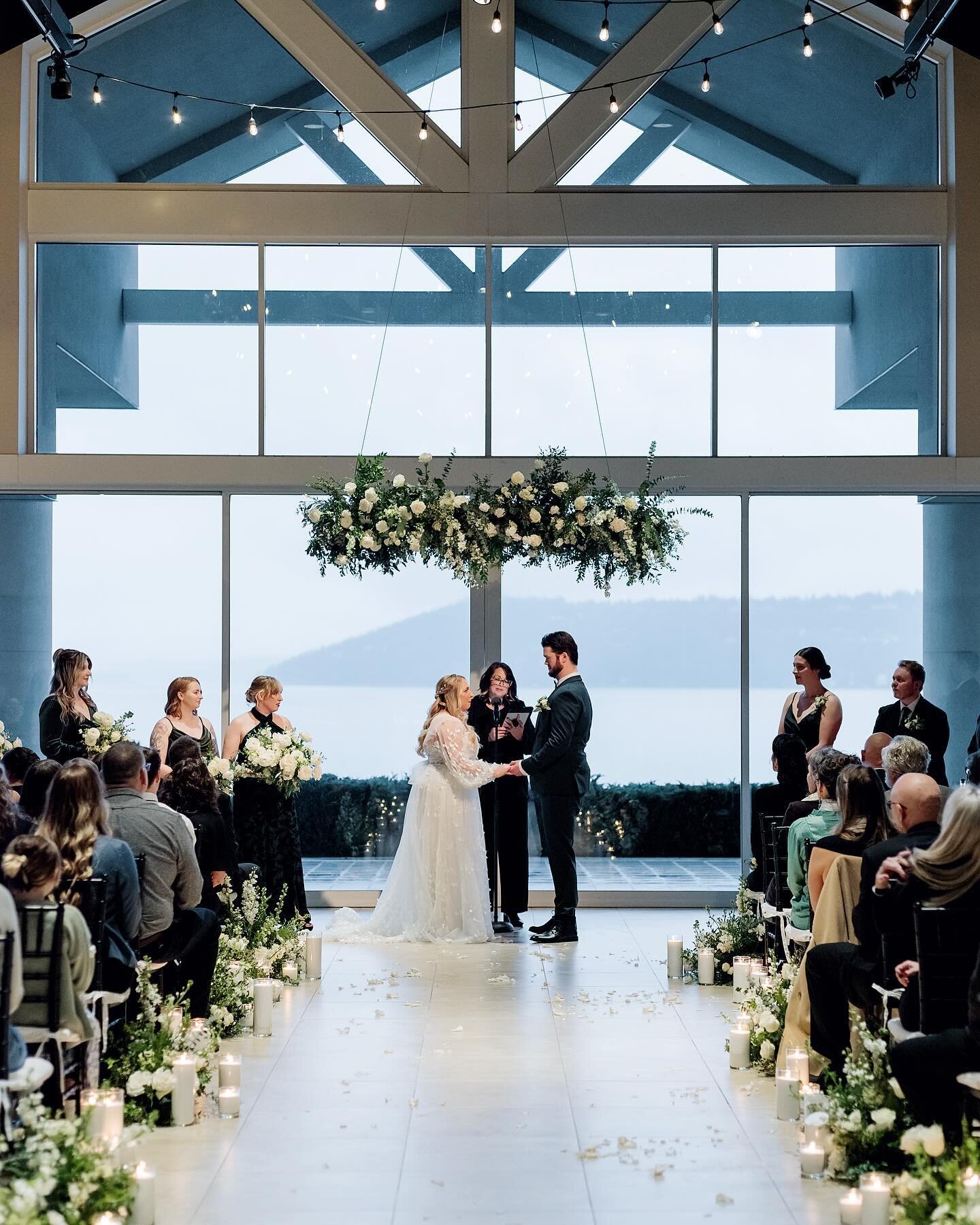 Early start to the season and we&rsquo;re all for it! Although it rained the entire day, these two managed to stay fully focused on their love. Nothing could ruin such a beautiful day! 🥂

Venue: @cdaresortweddings @cdaresort 
Planner: @ashleygrahame