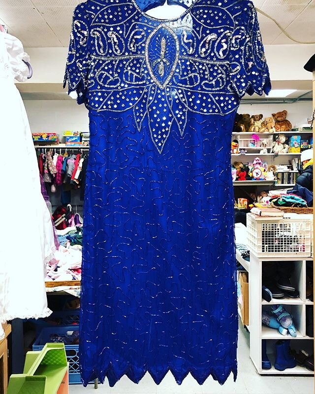 ReFashion Week continues ✨

#refashion #dressydress #nycthrift #thriftstorefinds #flushingqueens #size6 #thrift #churchthriftstore
