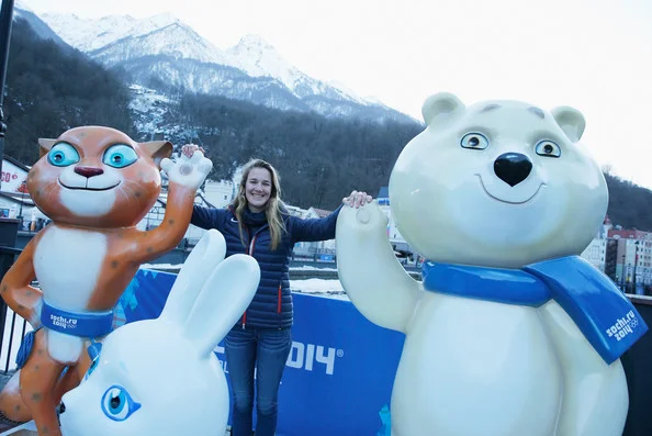 Julia+Krass+Olympic+Athletes+Pose+Portraits+msWxT5BGpfel.jpg
