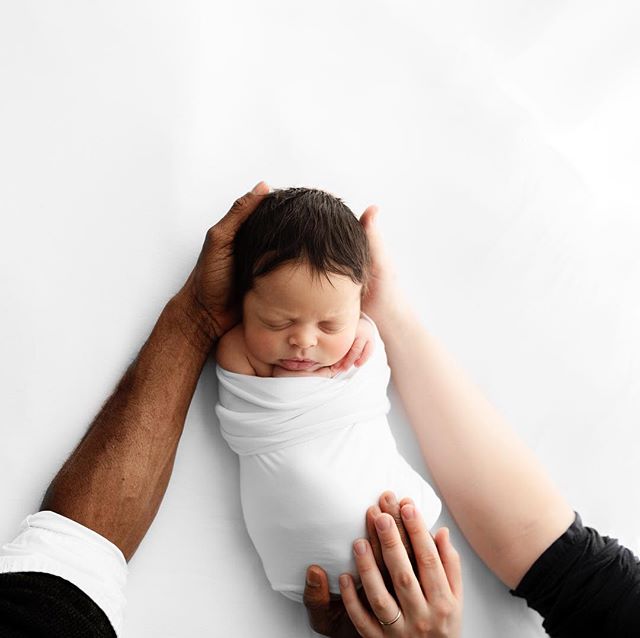 Family. #Authenticnewbornphotography #dianamoschitz #newbornworkshop #photographyspeaker #newlife #newbornphotography #newlifechronicle #newborns #organicbaby #organicbabyproducts