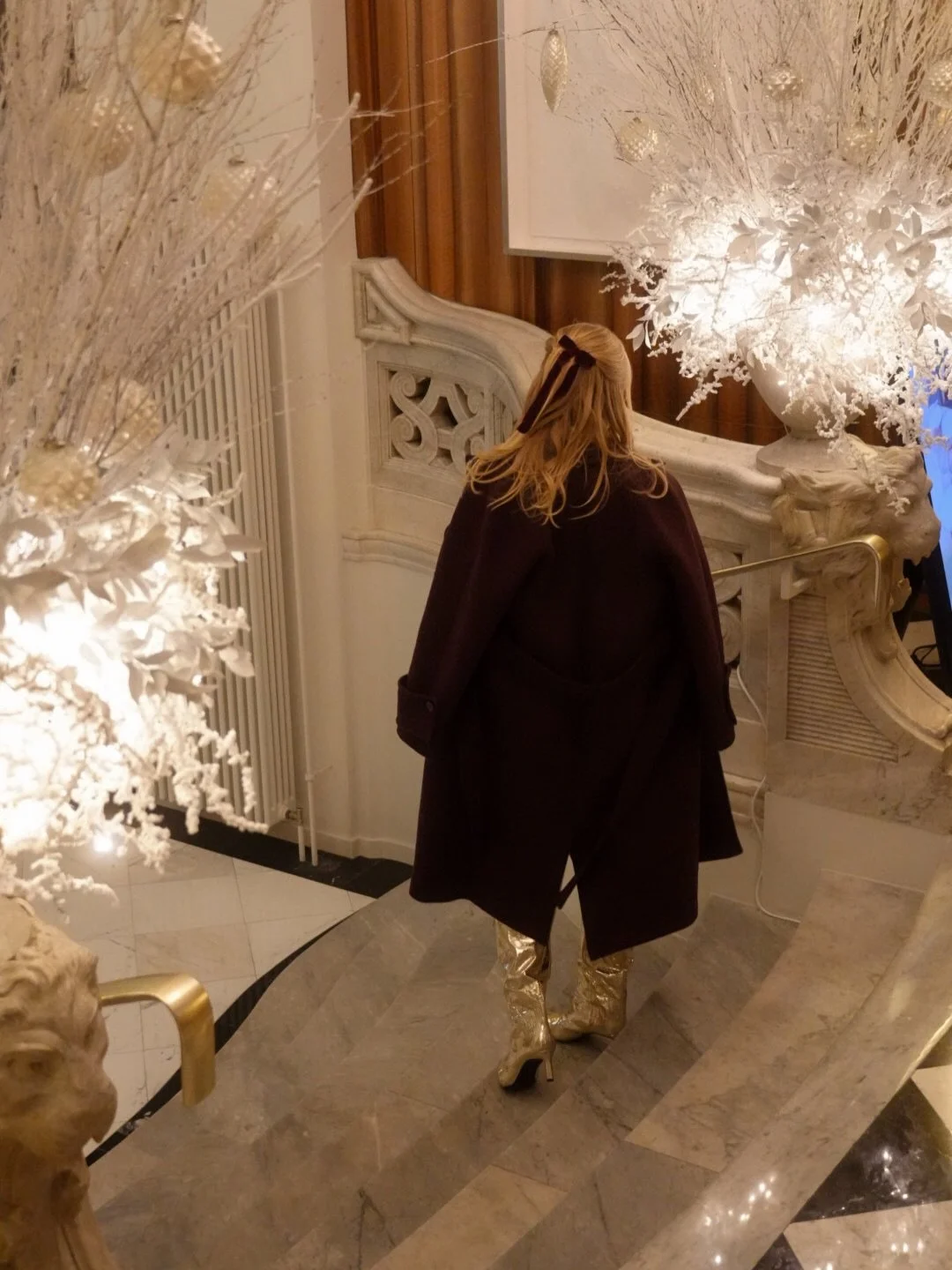 Not every escape is loud or far away ✨
Sometimes it&rsquo;s a table for two, soft lights in the trees, and the lake quietly reflecting the night.

This evening @mo_luzern wasn&rsquo;t about doing more &mdash;
it was about doing less.

Less noise, les