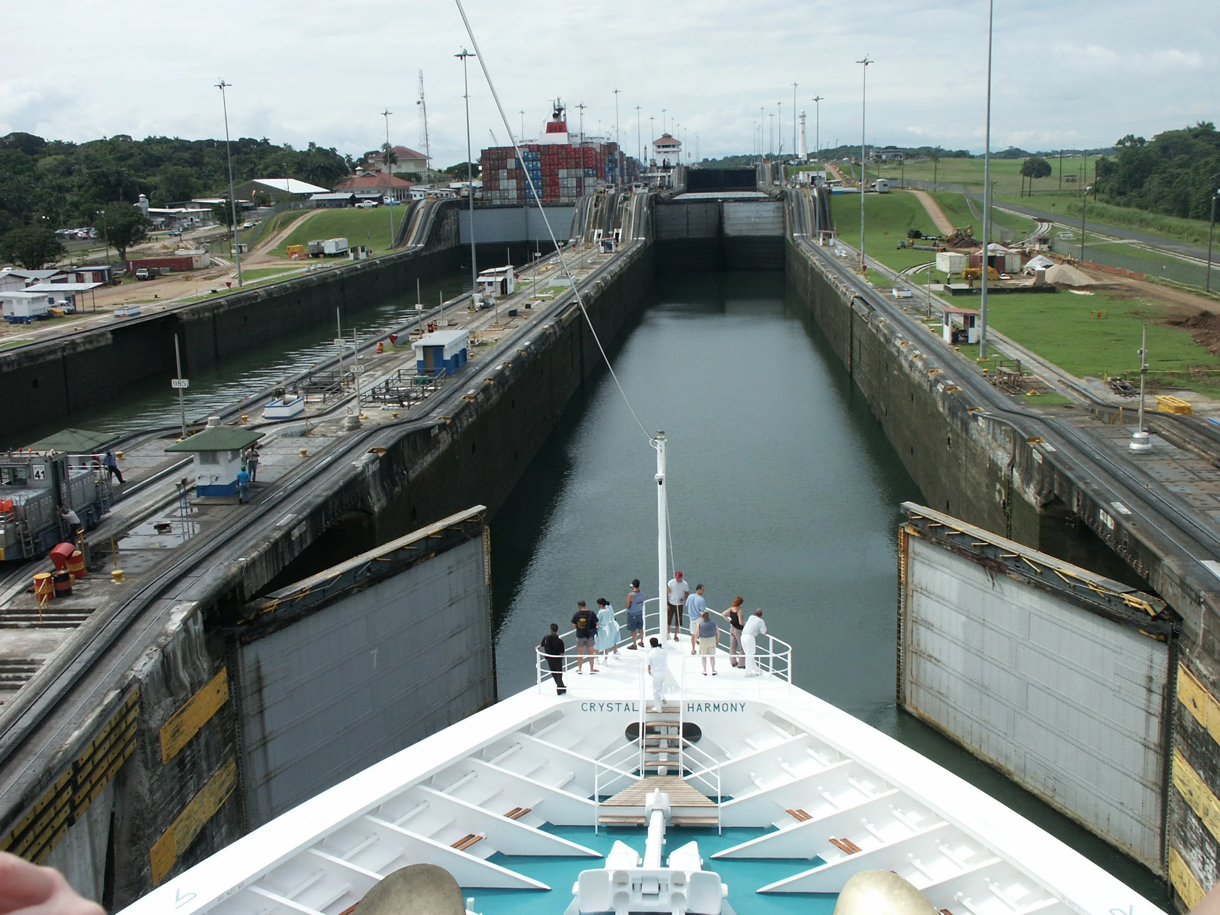 Like the Panama Canal only bigger... (photo by William Laurance)