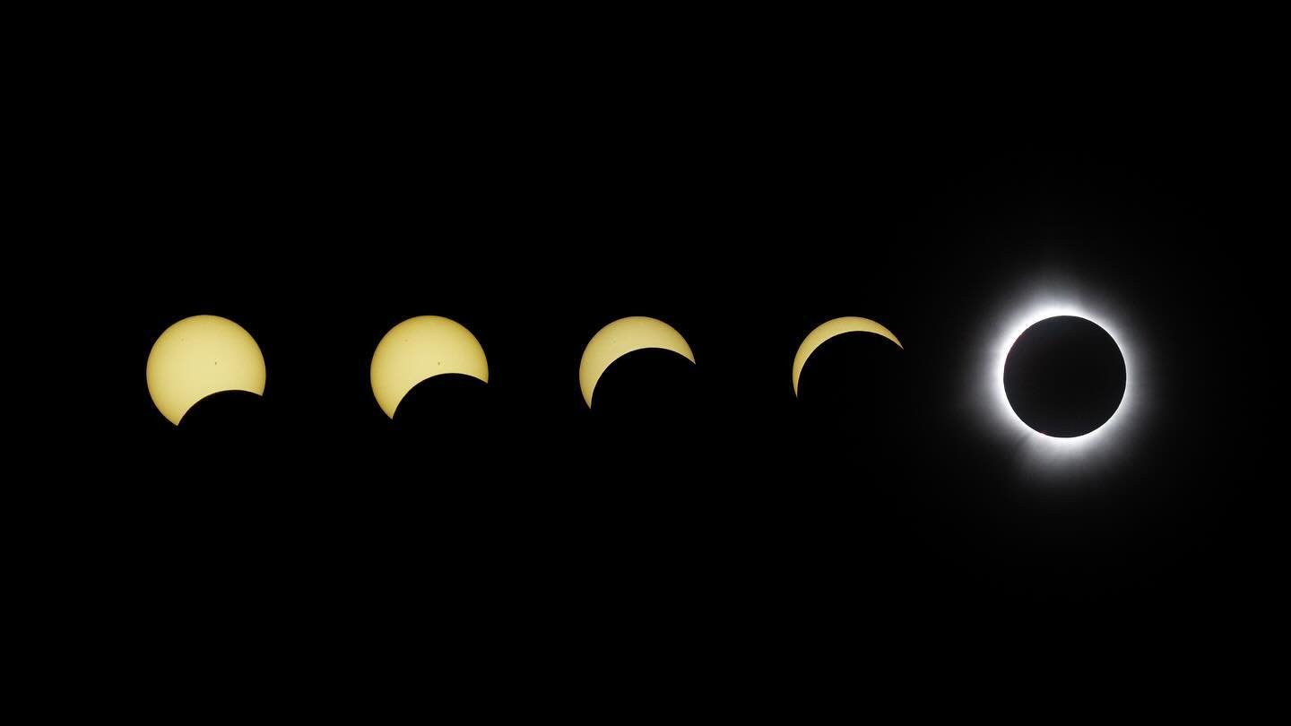I made you all some free eclipse wallpapers for your computer or phone. Because you&rsquo;re the best and you deserve it. Link in bio!