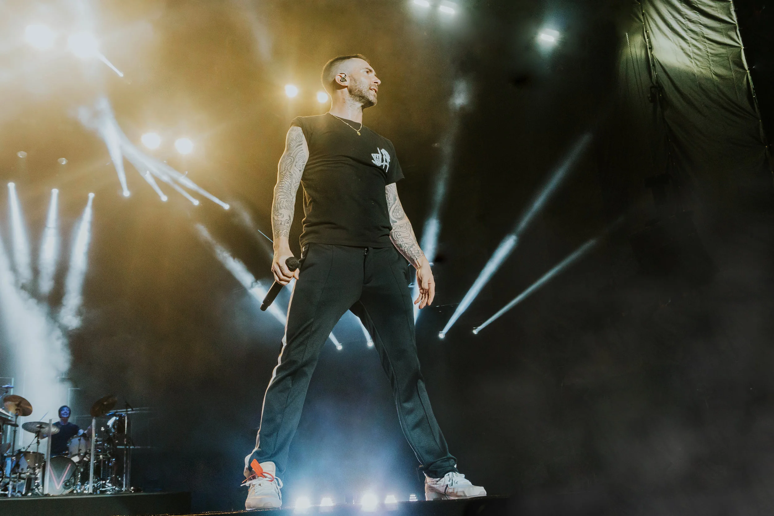 maroon 5-03557-3edit2crop2.jpg