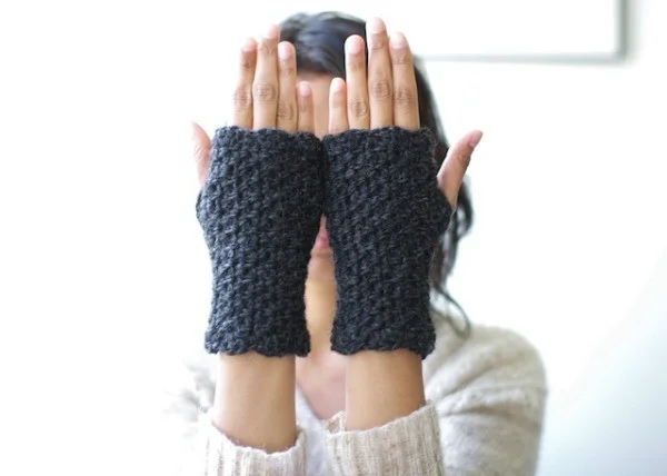 Lava_wristwarmers.jpg