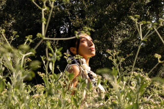 Blooming in Springtime with some wildflowers. 🌻
Photoshoot with model @ahtzirixoro