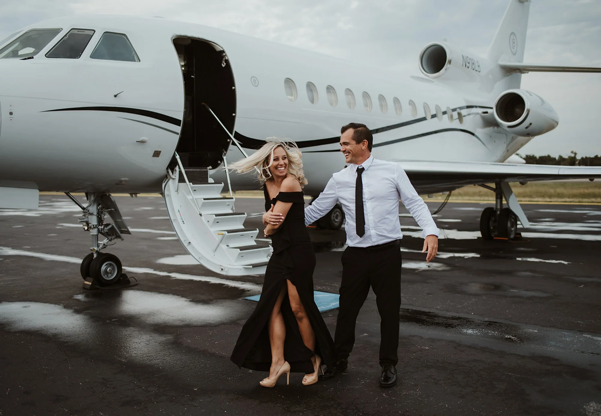Jennifer+Justinengagement_airport_0238_NIKOND810.jpg