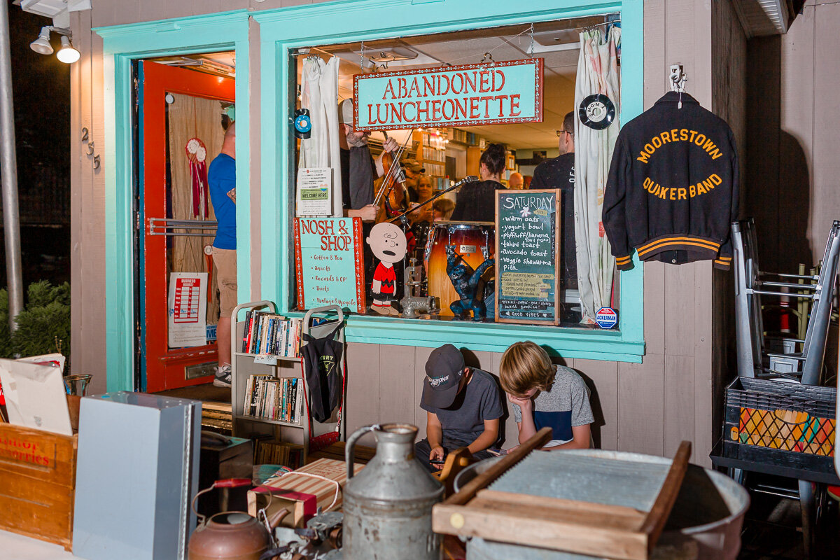 Abandoned_Luncheonette_190928_1342.jpg