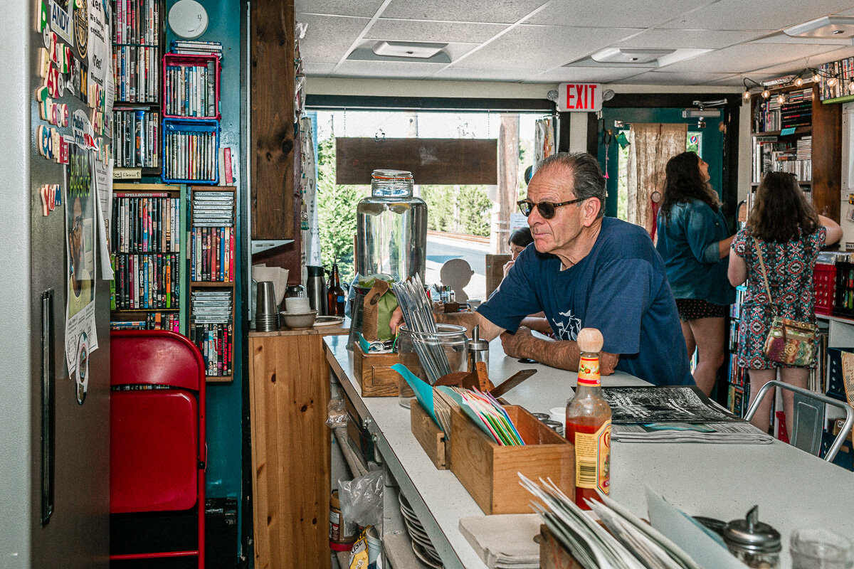 Abandoned_Luncheonette_190727_9527.jpg
