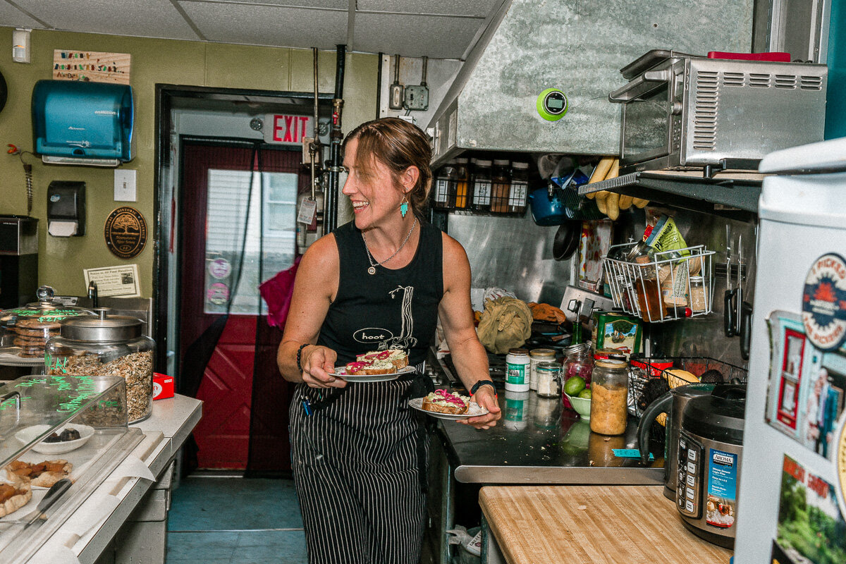 Abandoned_Luncheonette_190727_9581.jpg