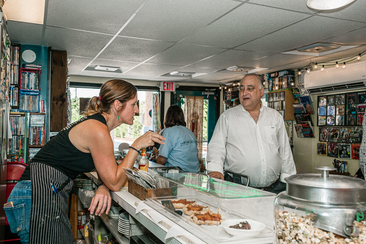 Abandoned_Luncheonette_190727_9593.jpg