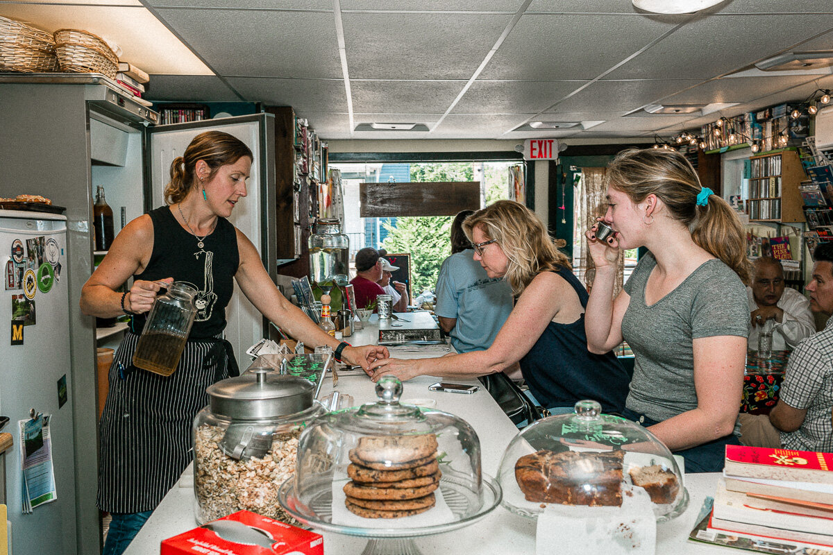 Abandoned_Luncheonette_190727_9601.jpg