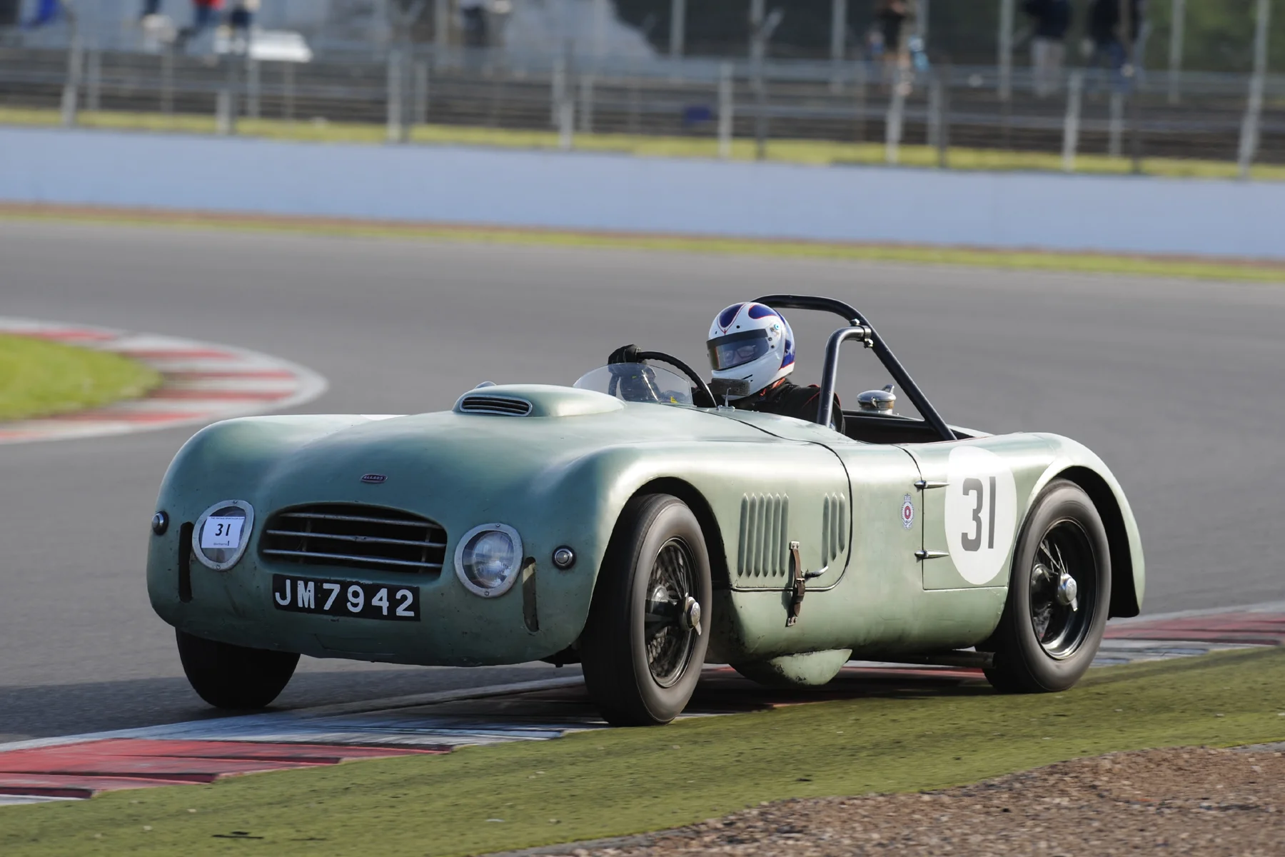 Some 'shed'! Great Allard J2X Le Mans driven by owner Tom Walker to 4th. Photo - Jeff Bloxham