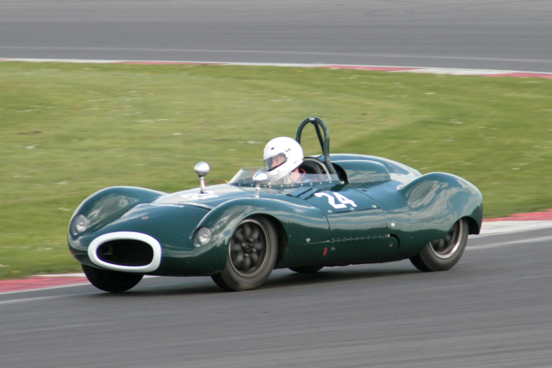Mike Thorne finished a fine 10th in his Cooper Bobtail FWB. Mike runs an Austin Healey with us - see GAT 
