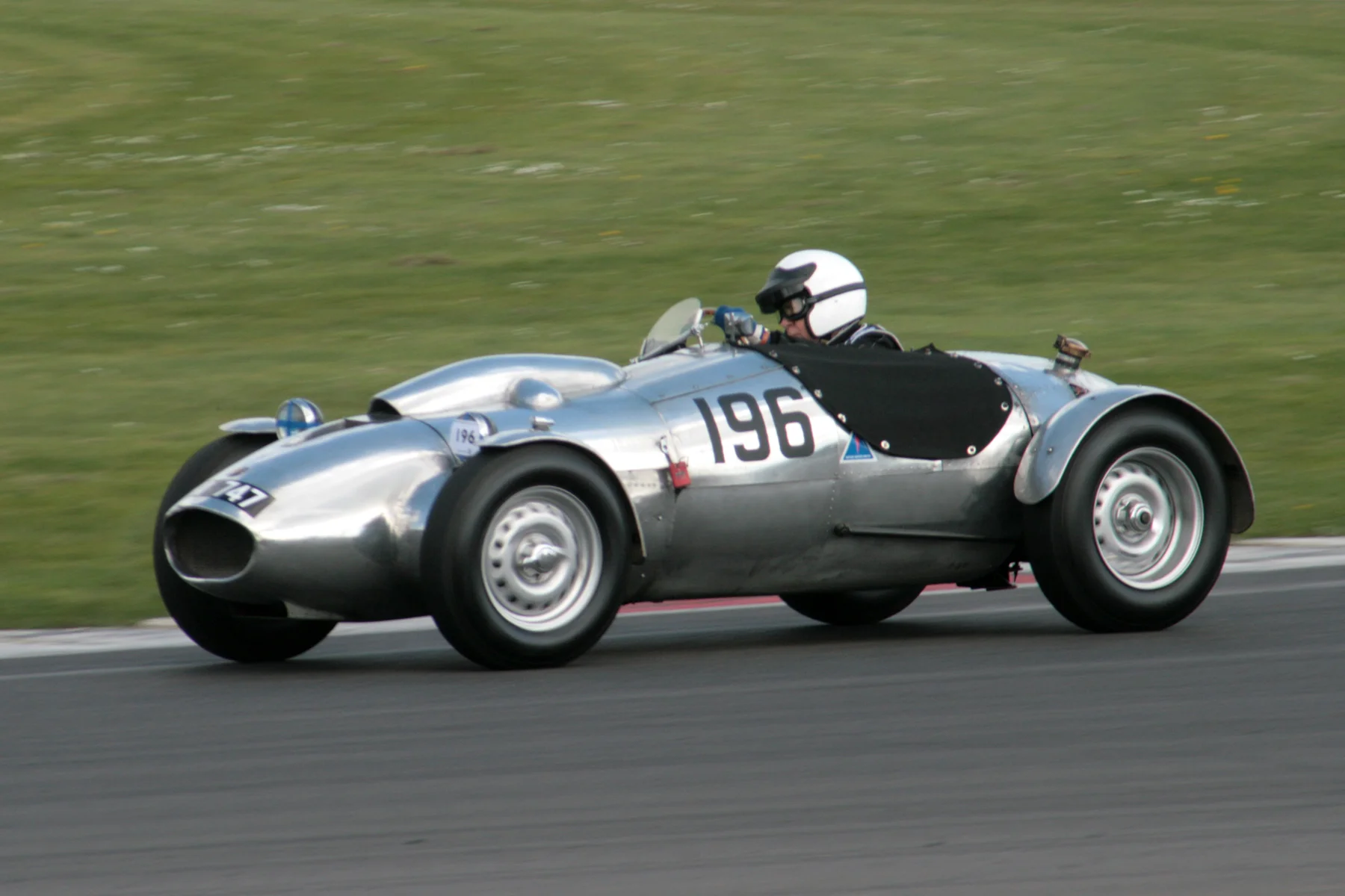 Peter Campbell entered the Wingfield Bristol Special, a Chairman's car, and shared it with Andrew Mitchell. Unfortunately, it trickled to a halt in Luffield after 17 laps.