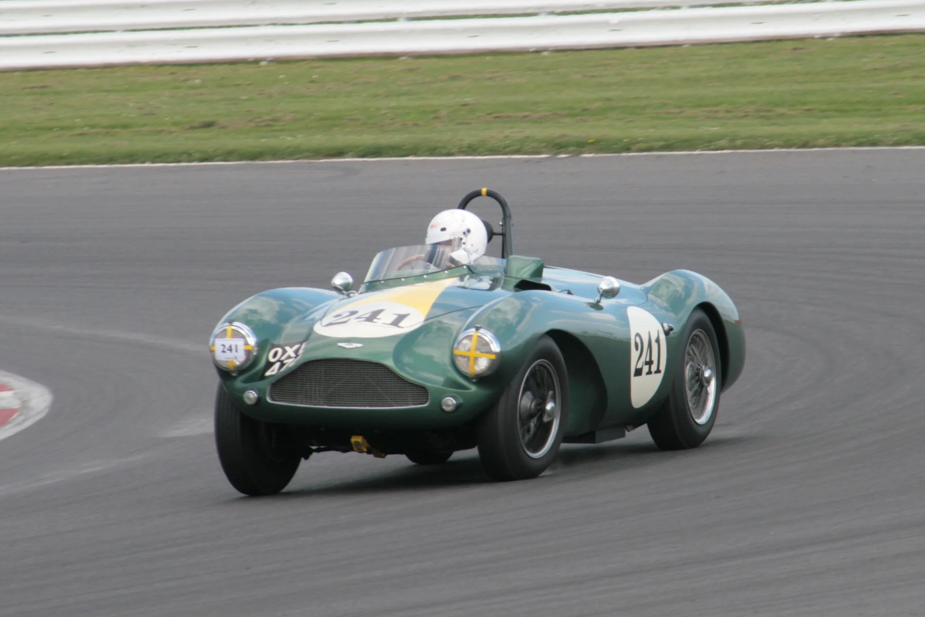 The ever enthusiastic Steve Boultbee-Brooks was out again in the DB3S but failed to finish due to clutch problems