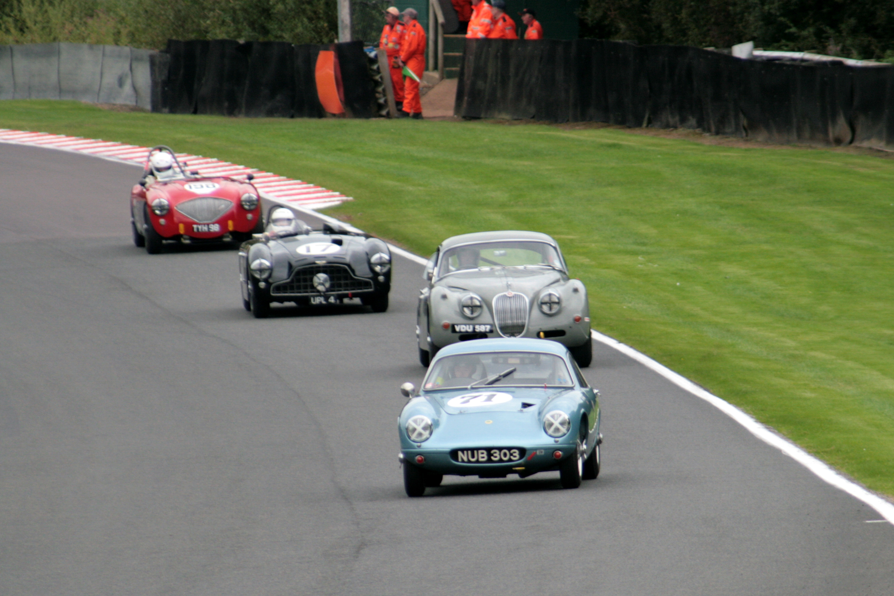 Brian Arculus led from start to finish but the Lotus driver was watching Paul De Havilland's Jaguar XK150 closely in the early stages. 