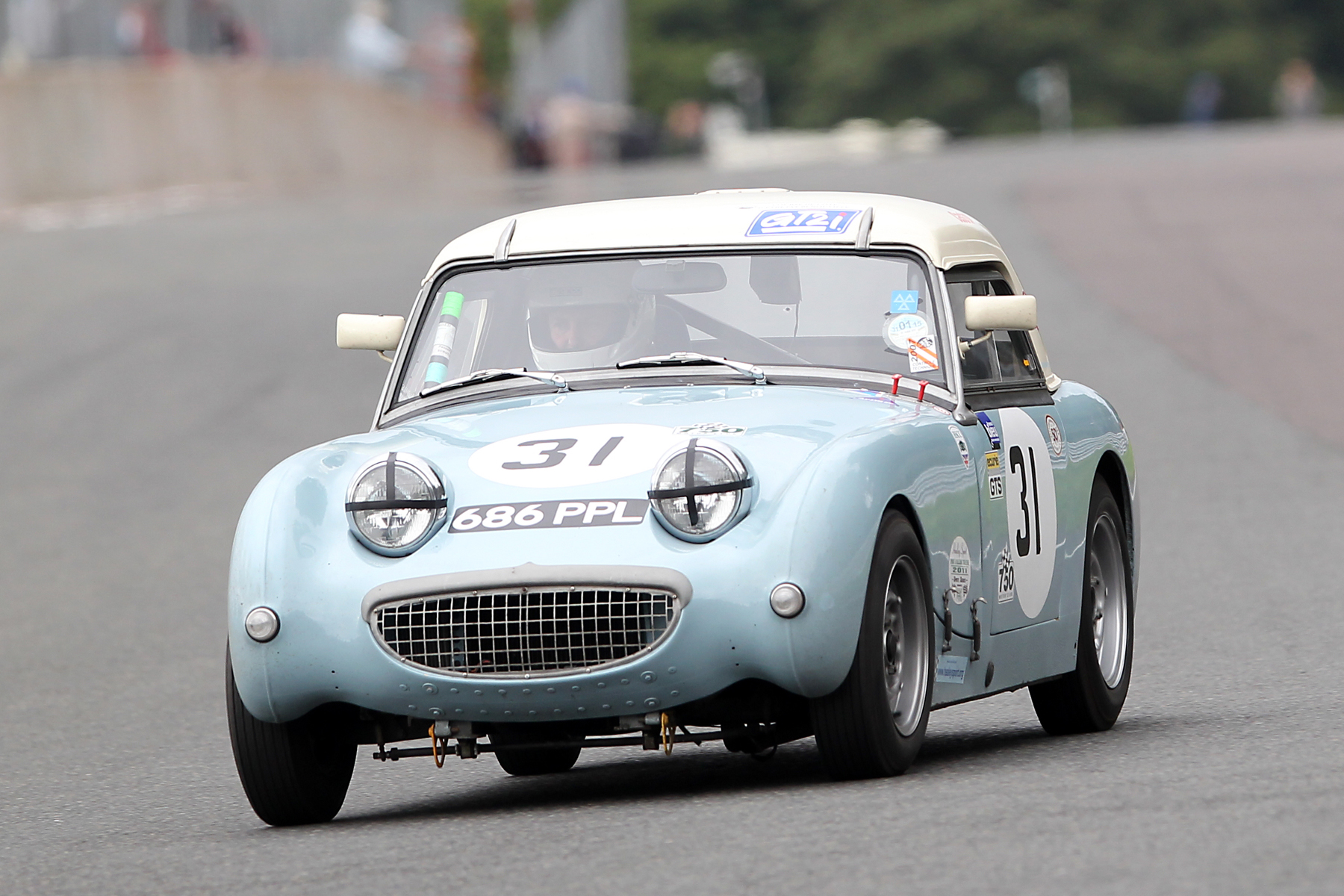 John Tewson, sadly only lasted a couple of laps before the head gasket blew. Photo - Mick Walker