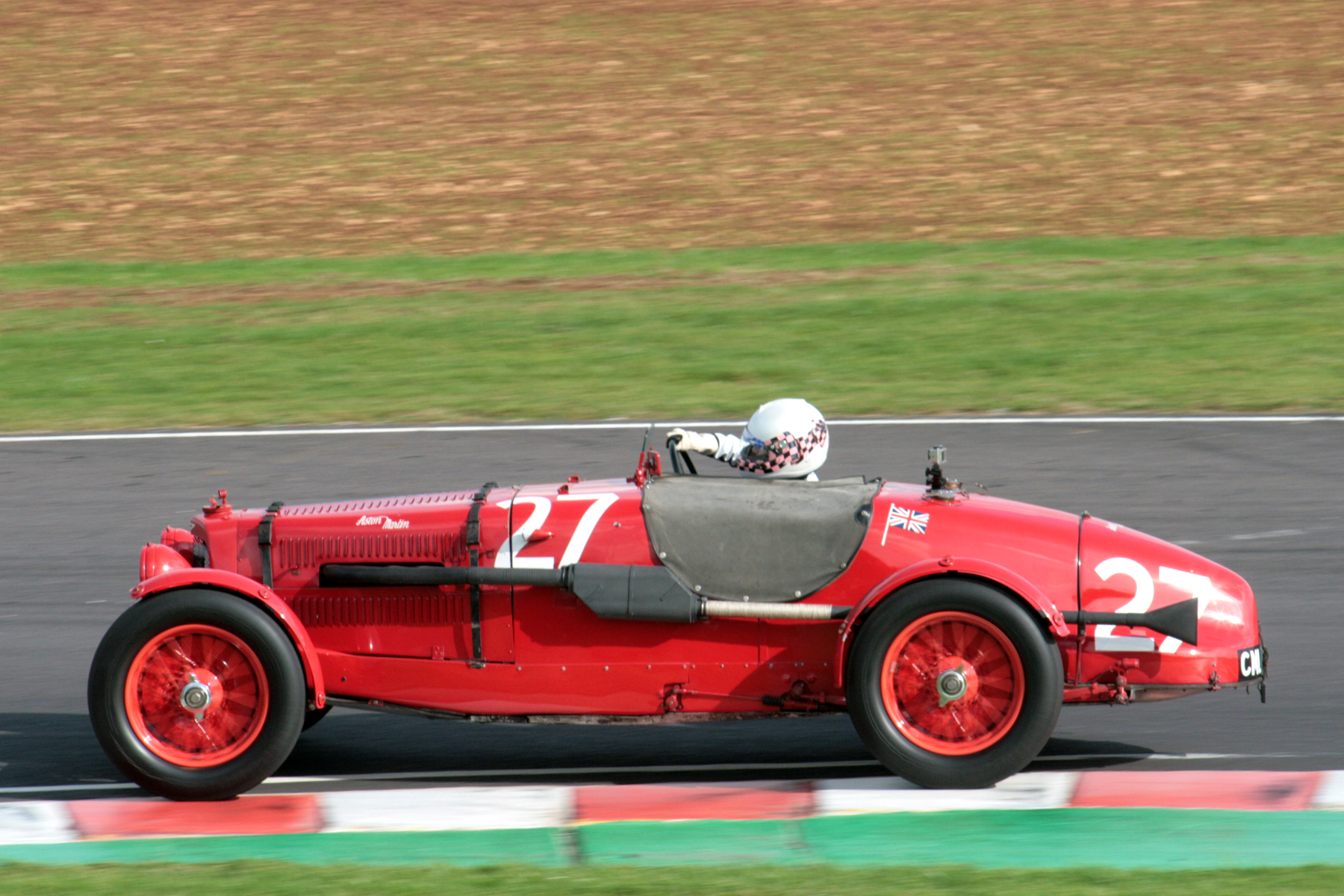 Chloe Mason works the wheel in LM18 Photo - John Turner