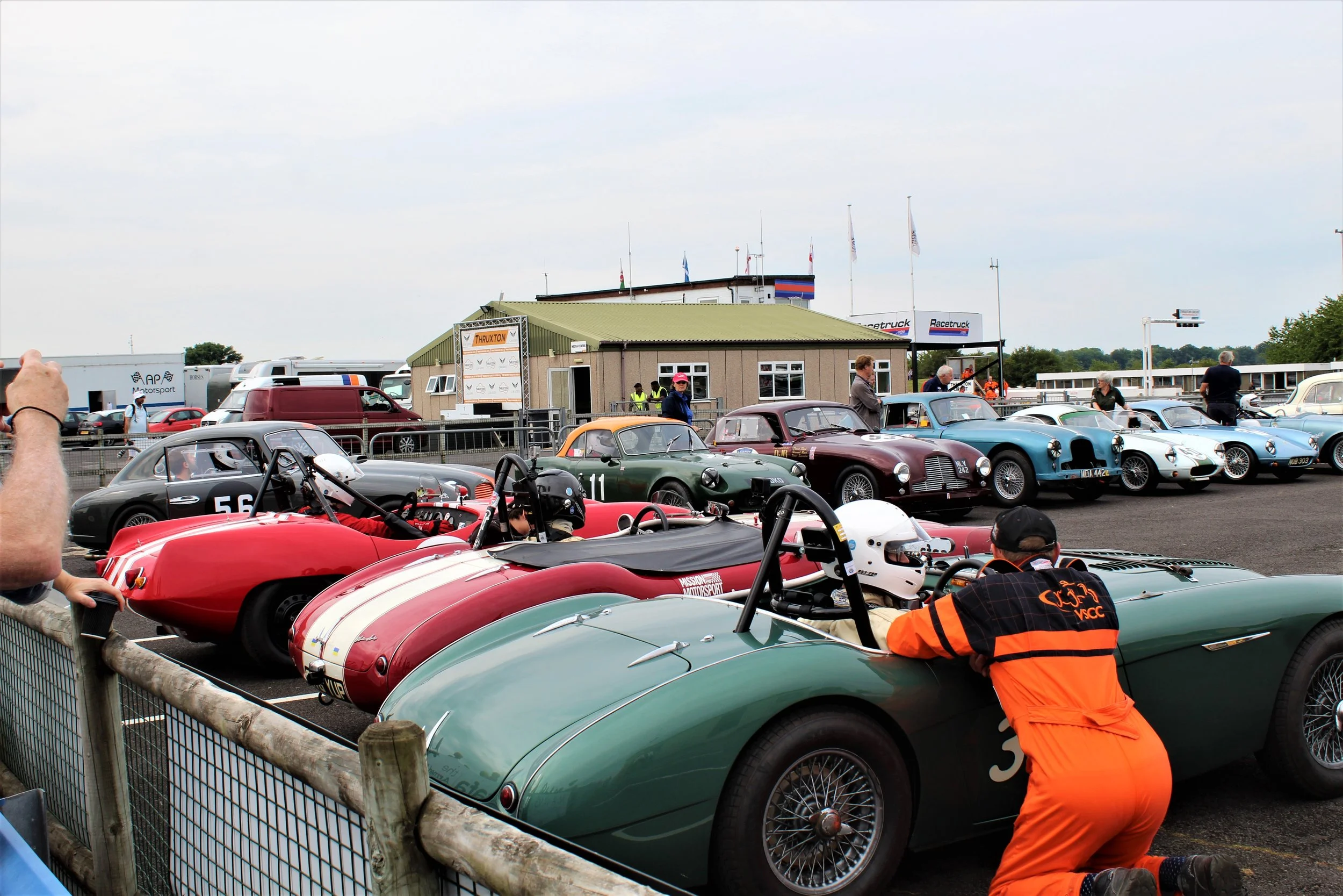Thruxton Historics (2023) — FISCAR - Keeping the Spirit of 1950s Sports ...