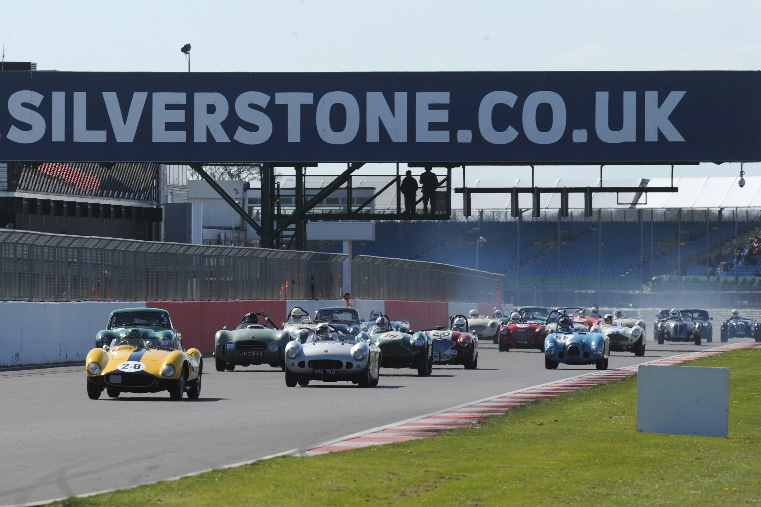 A great start by front row man, James Cottingham in the Ferrari, matched by Spike Milligan (HWM) and Andy Sharp (Aston DB2) in contrast to Eddie McGuire with the polesitting Gordini which bogged down. In close attendance, Tom Walker (Allard J2X Le Mans), Steve Boultbee-Brooks (Aston DB3S) and Jonathan Abecassis (Austin Healey 100/4) Photo - Jeff BLoxham 
