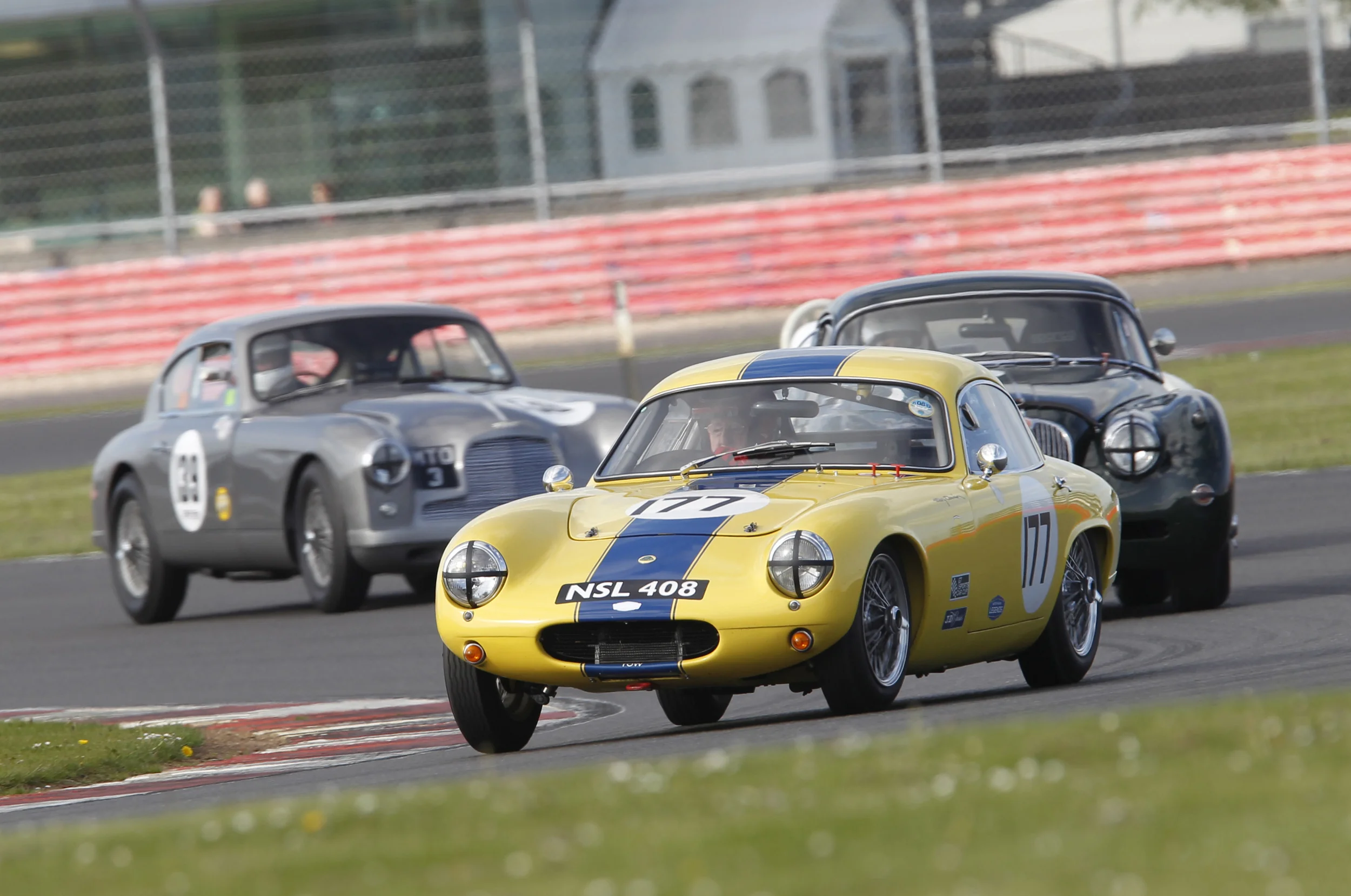 Delightful colour scheme on Barry Davison's Lotus Elite. Barry finished 26th but it was on very old tyres and he was further handicapped by the fact that his pit crew stopped him for 60 seconds instead of 45, so a substantial improvement is expected in future! photo - Mick Walker