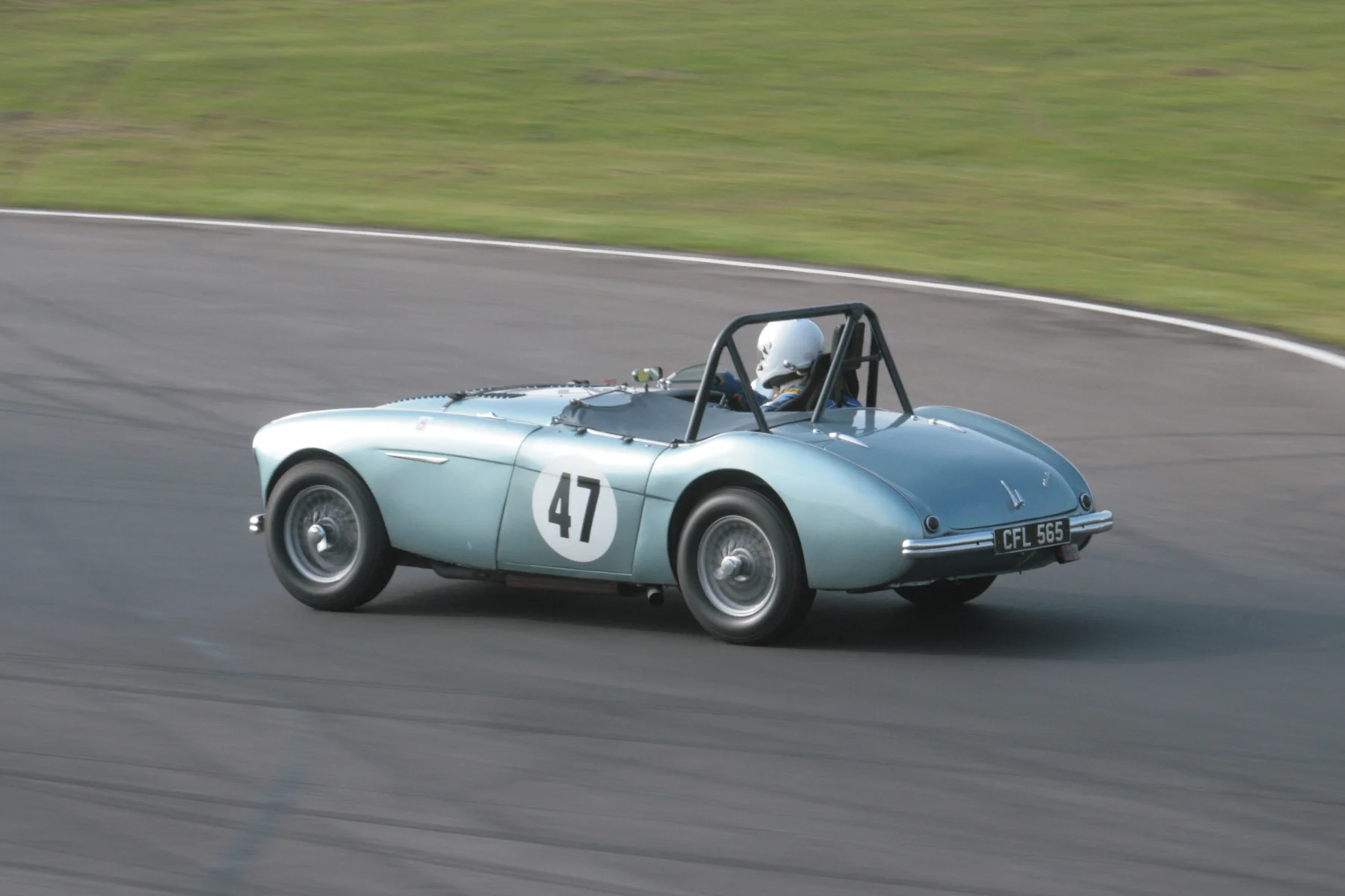 Neil Hardy in his Austin Healey 100 Photo - JohnTurner