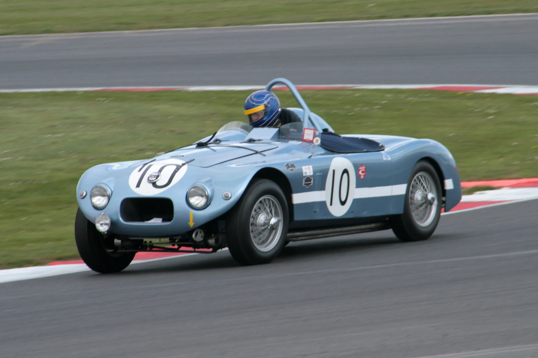 Sam Stretton in the Nash Healey Le Mans Photo JohnTurner