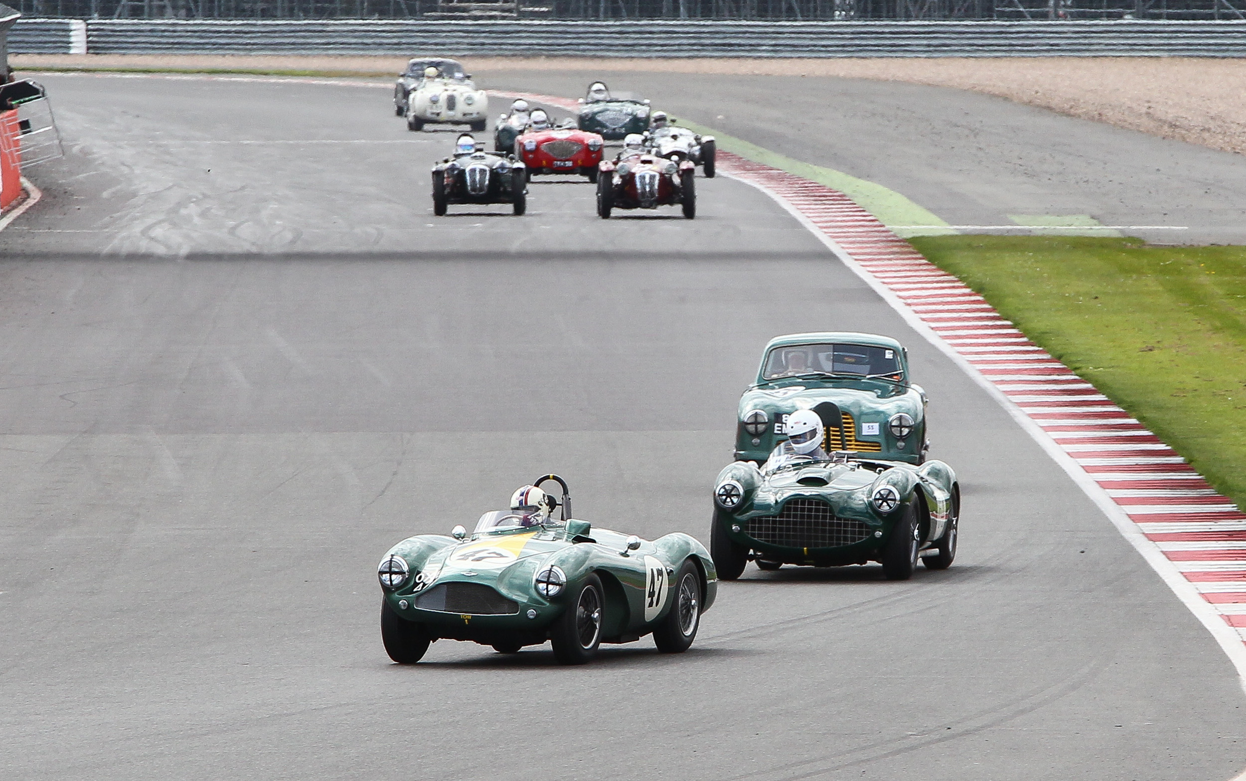 Feltham to the fore. Magnificent trio lead the field at the beginning of lap 2 Photo - Richard Styles 