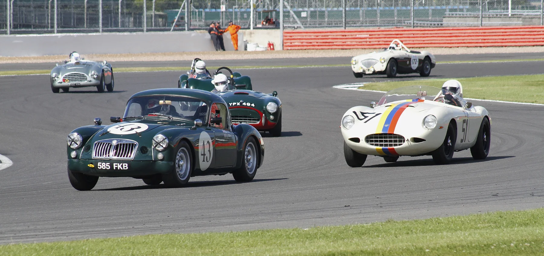 Busy track. Glen Tollett leads, Nigel Winchester, Tim Pearce, Alex Quattlebaum, Nick Perkins and Graham Robson. Photo - Bob Bull, Tripos Media