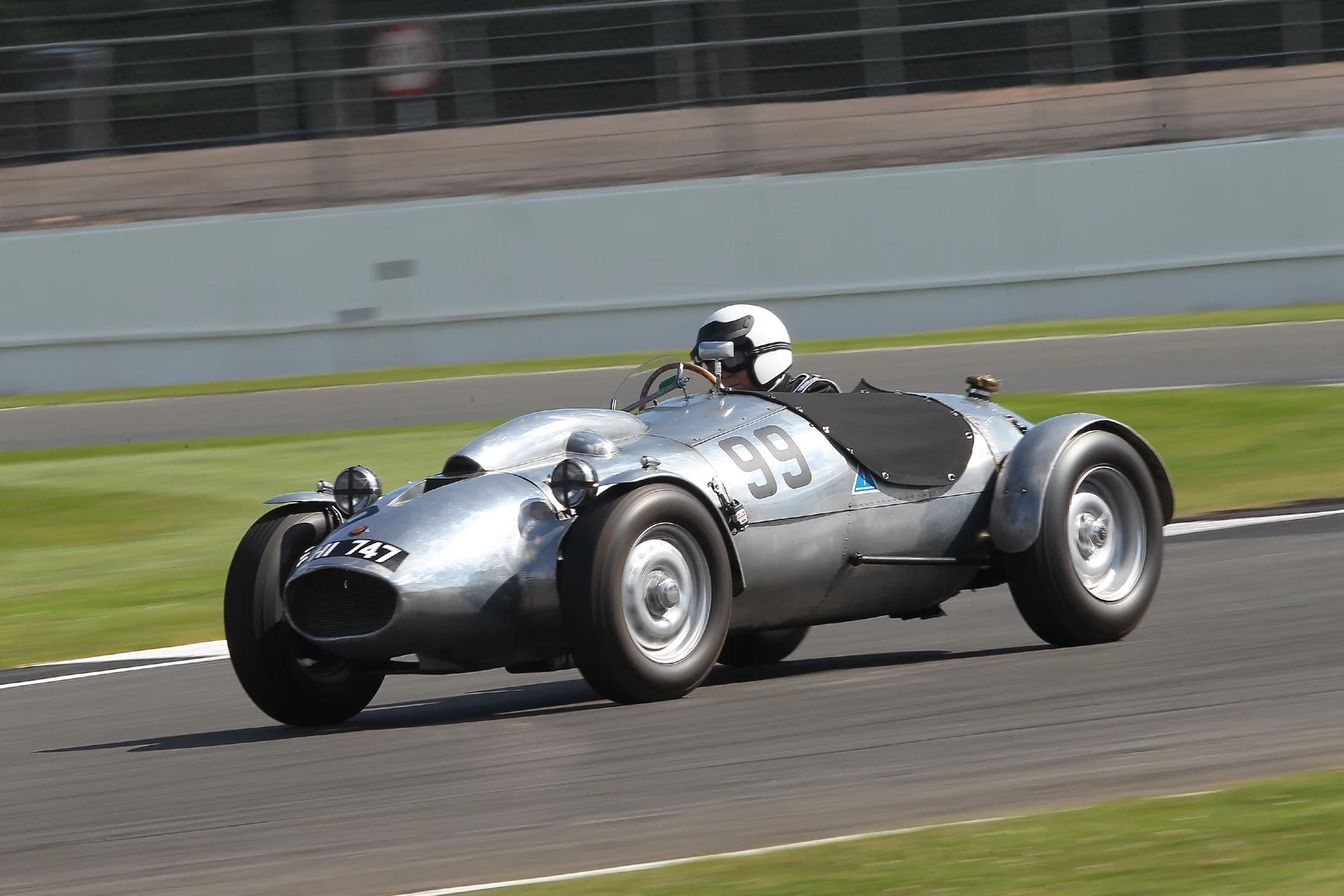 Peter Campbell in the unique Wingfield Bristol Special Photo - Mick Walker