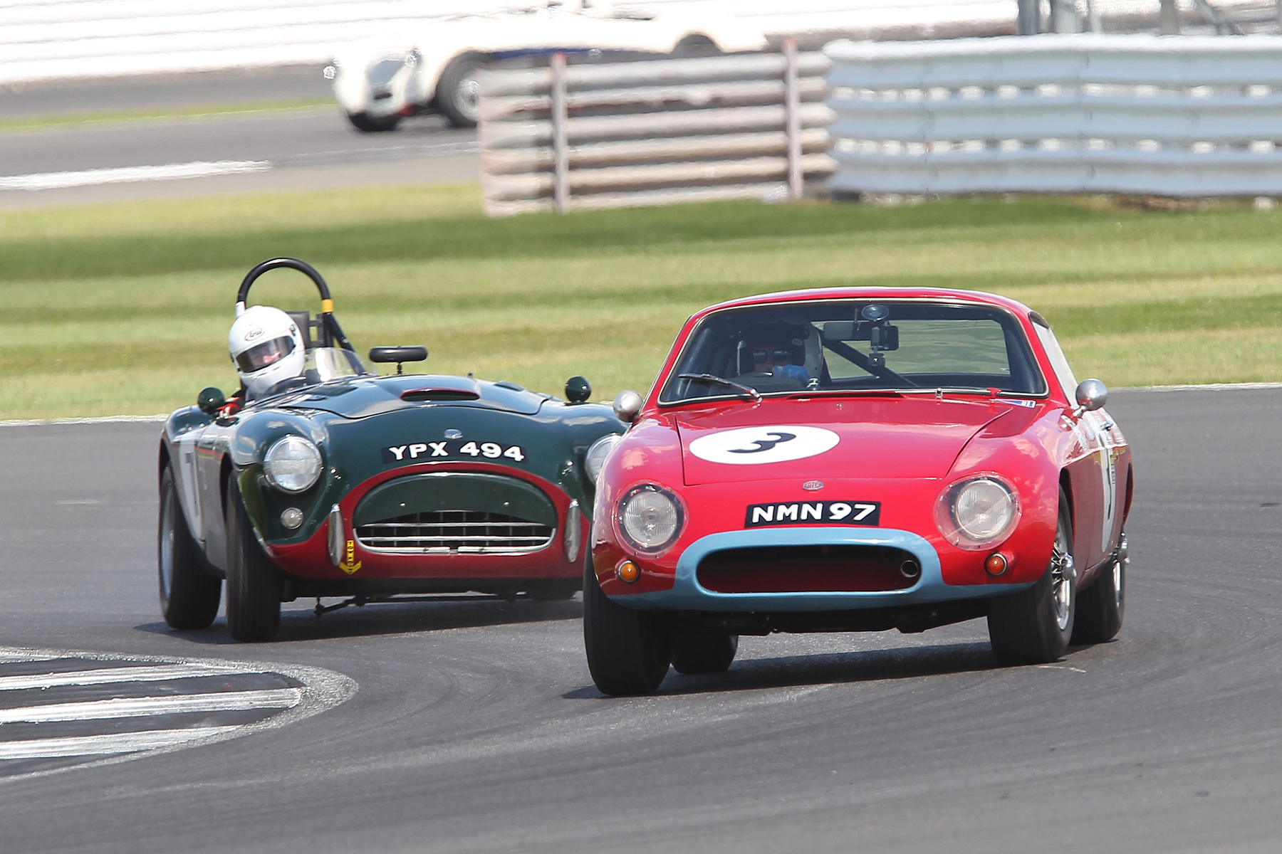 Battle joined; Tony Wilson-Spratt and Robin Pearce Photo - Mick Walker