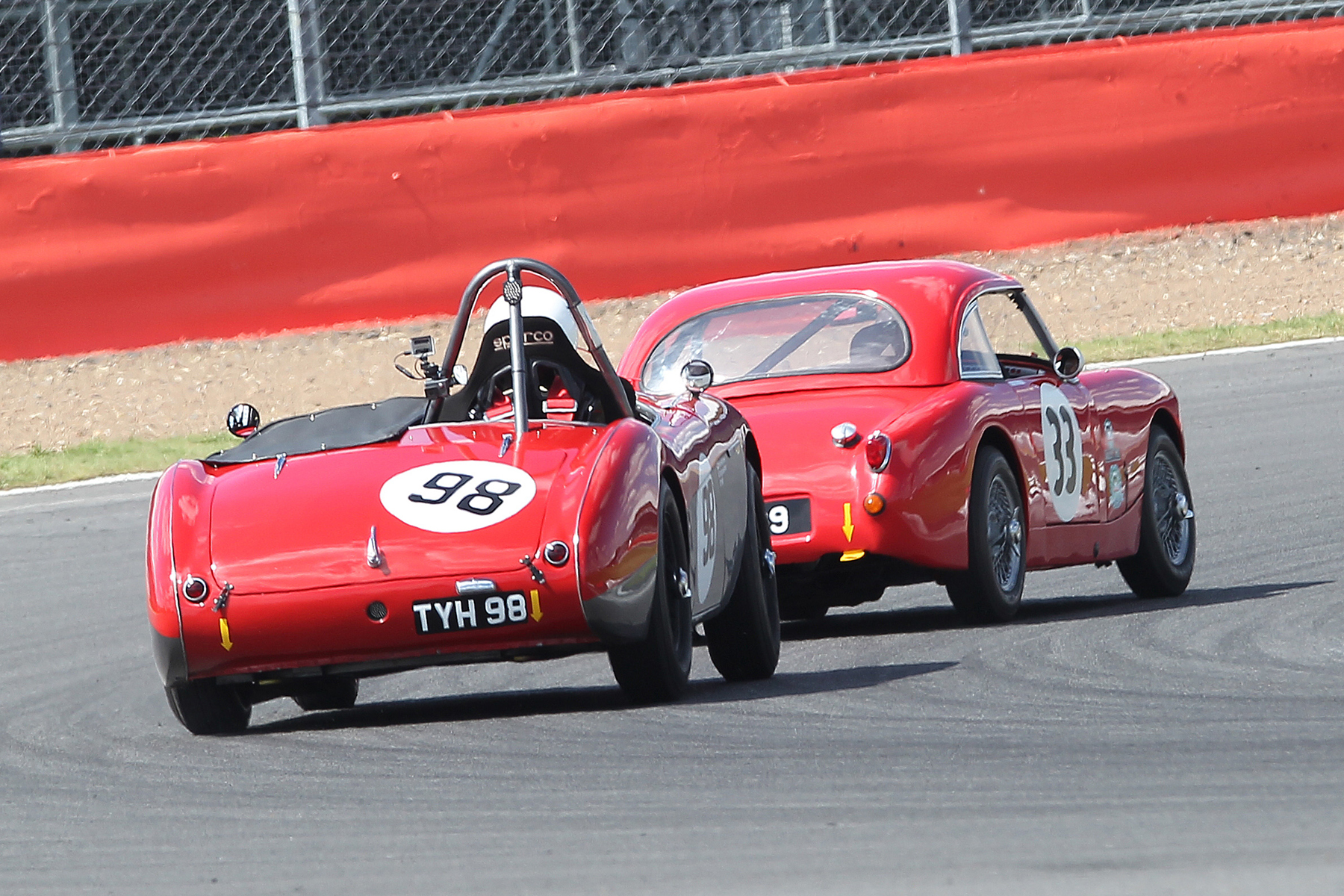 Nick Matthews got extremely close to Gordon Elwell in the early stages of the race but eventually the gap went up and stabilised. Photo - Mick Walker
