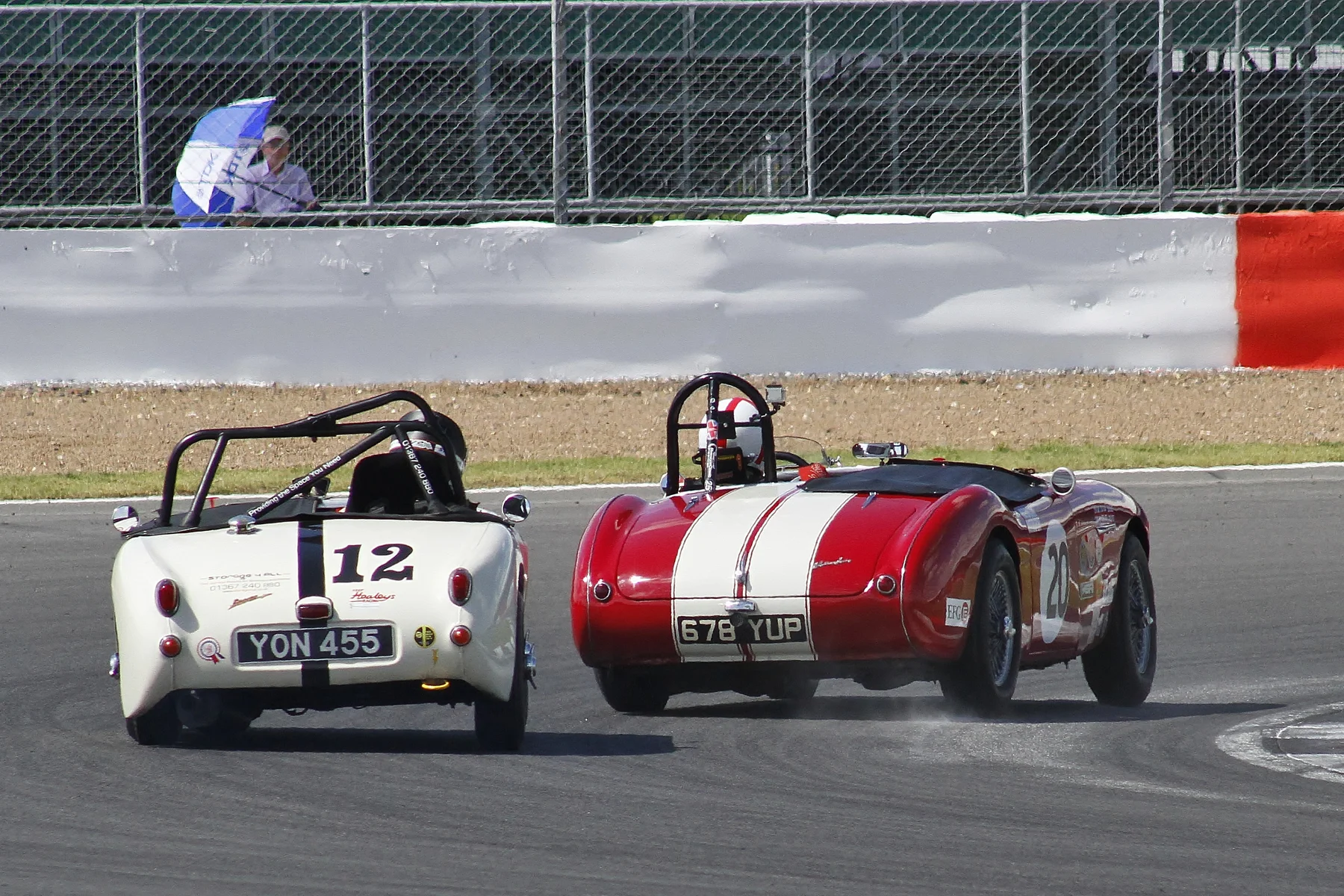 Have to end with another view of this monumental tussle for the lead. Photo - Bob Bull, Tripos Media.