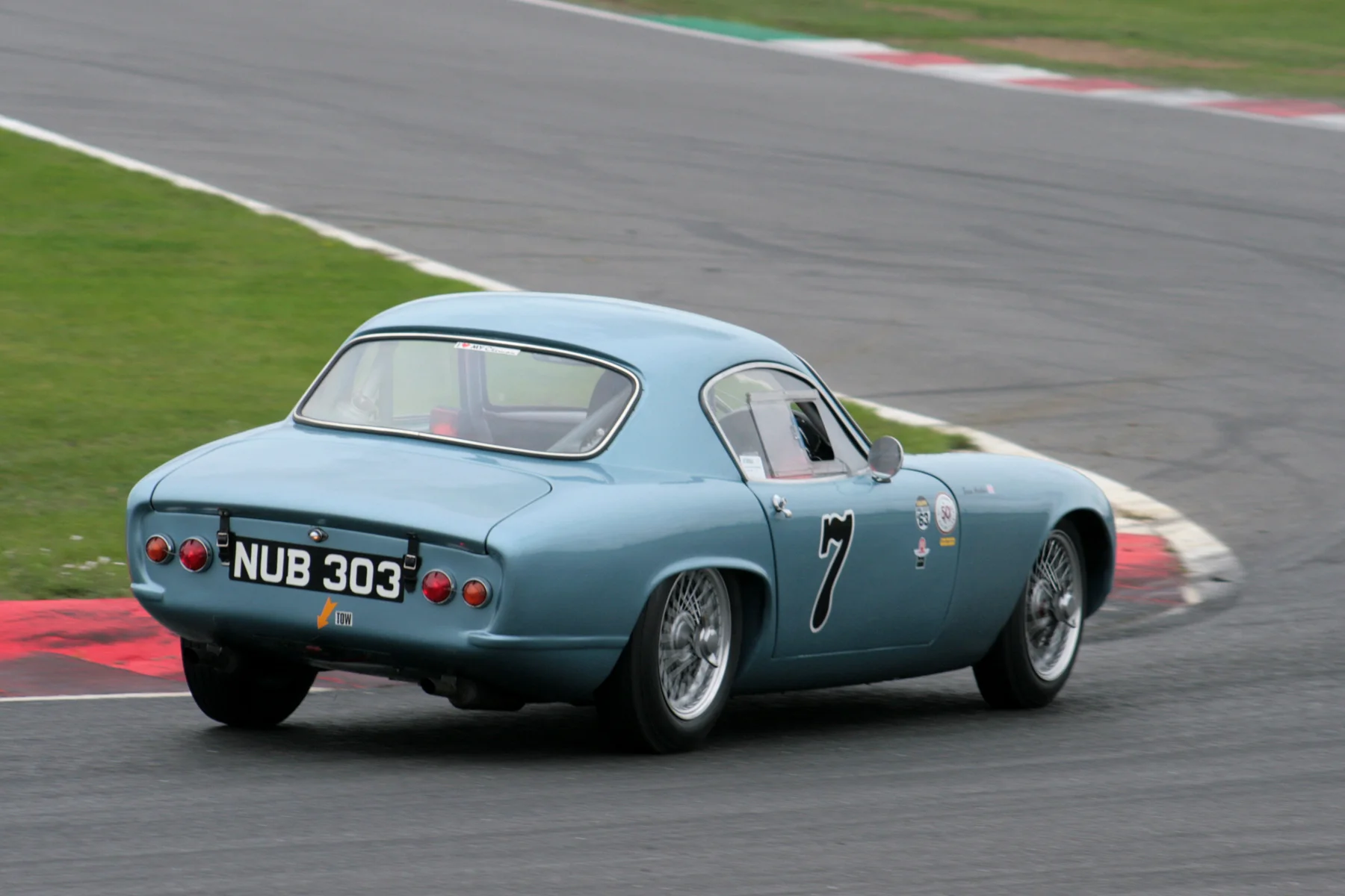 Brian Arculus had the pace of the field at Snetterton. Here he negotiates Murrays on his way to victory Photo - John Turner