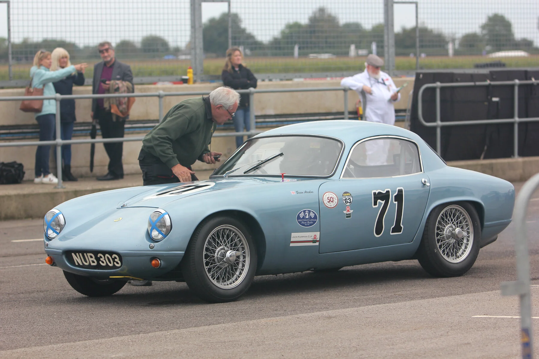 In car, Brian Arculus; on watch, Roy Gillingham! Photo - Pat Arculus, Tripos Media