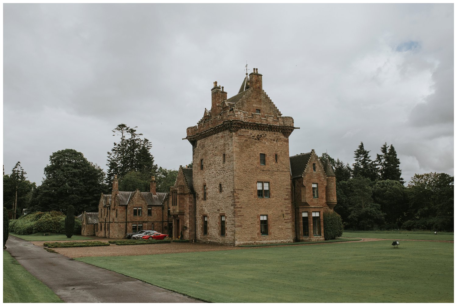 Guthrie Castle wedding photography