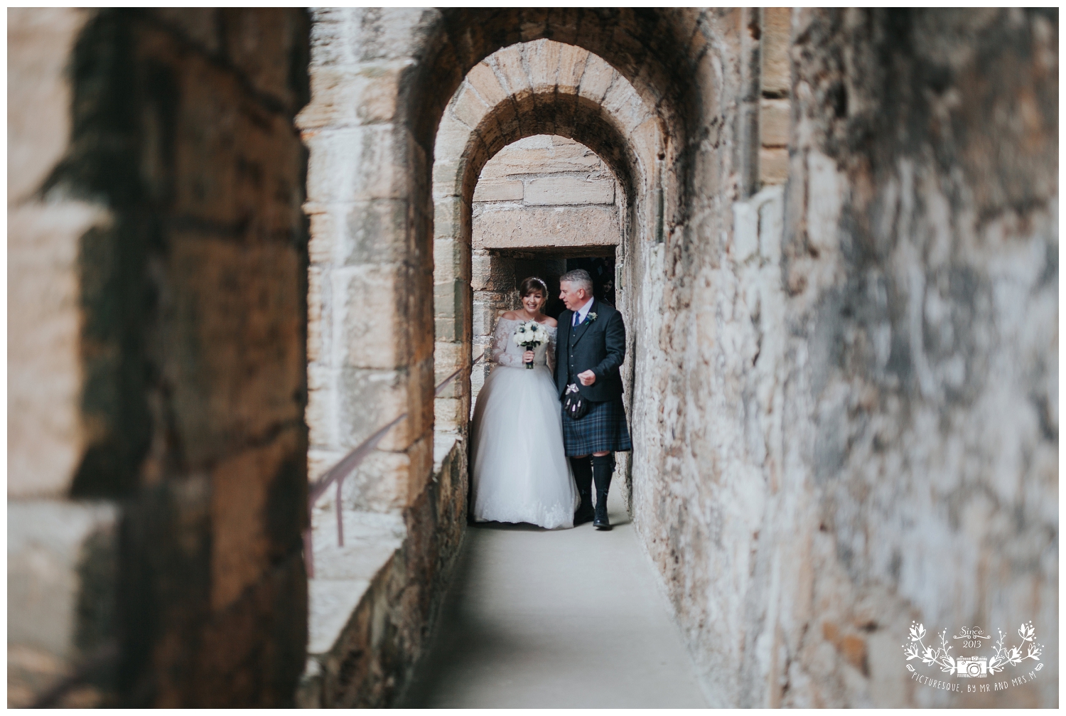 Linlithgow Palace and Beancross wedding_0016.jpg