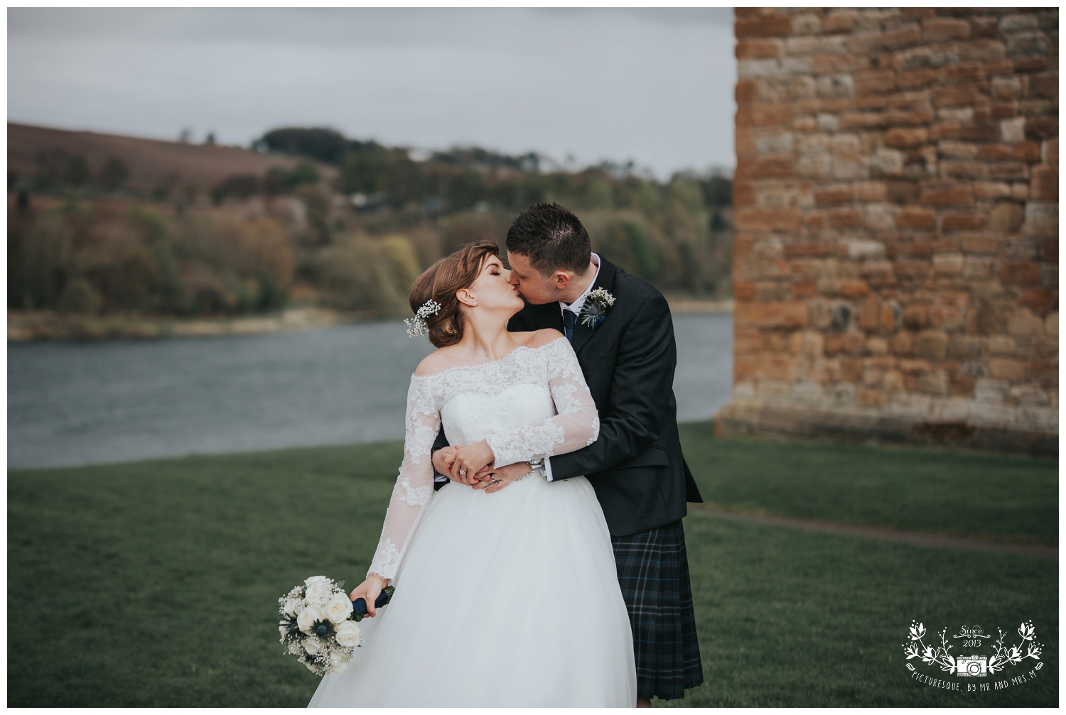 Linlithgow Palace and Beancross wedding_0041.jpg
