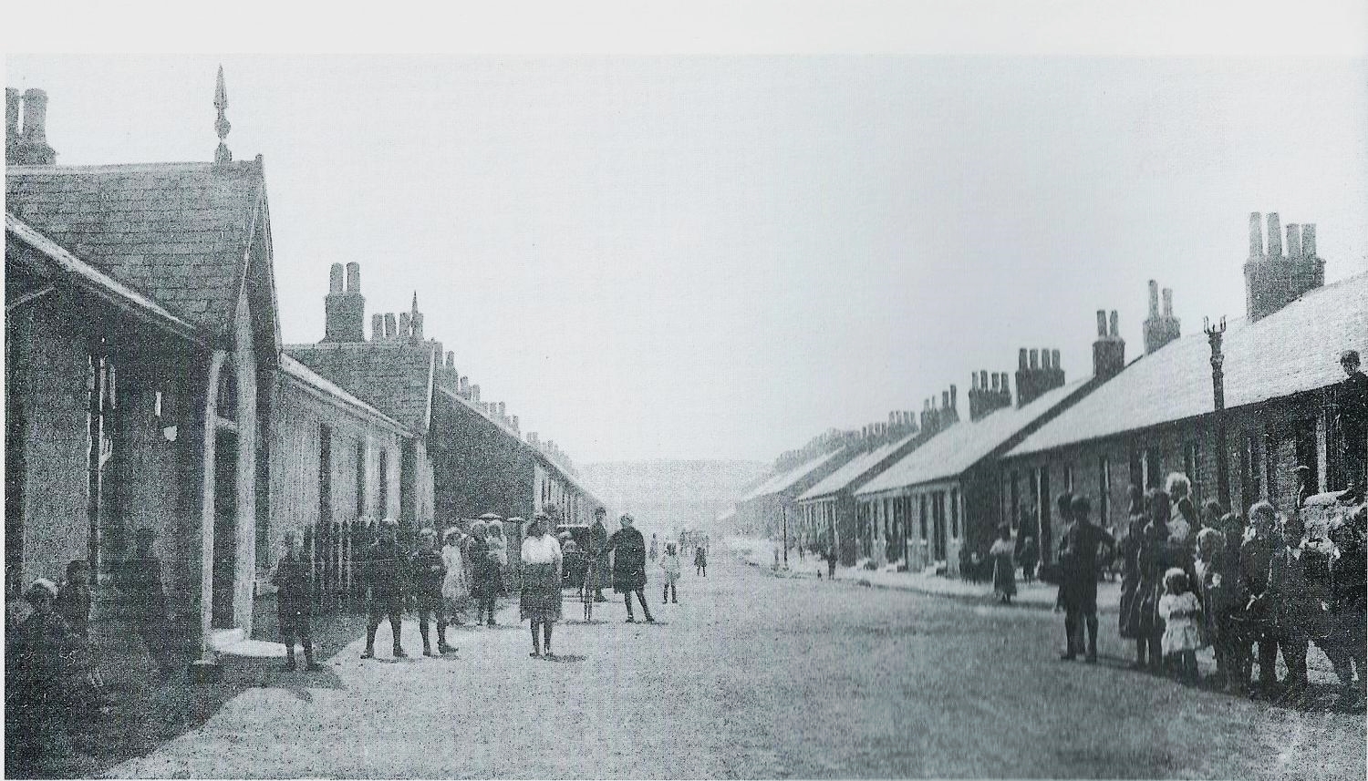 Victoria Street, Harthill, Lanarkshire, where GGGF John Law died in 1899. Many of Harthill's Miners' rows were situated here. Victoria Street is named after Queen Victoria who reigned 1837 - 1901.