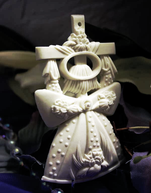 The anonymous presence of unseen angels among us... 3" Angel Ornament (Item# A3C07) 