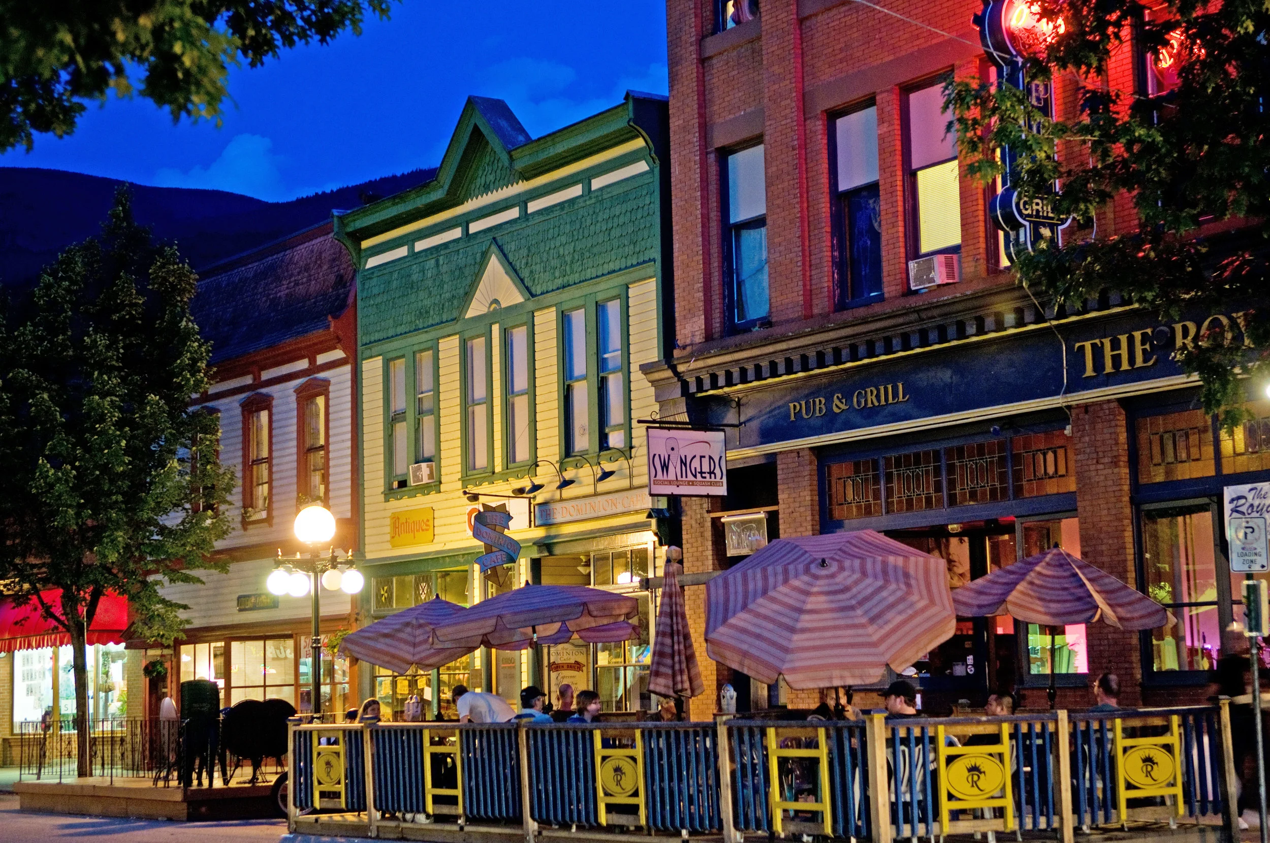 NELSON LANDING in Nelson, BC LIVE THE EXTRAORDINARY