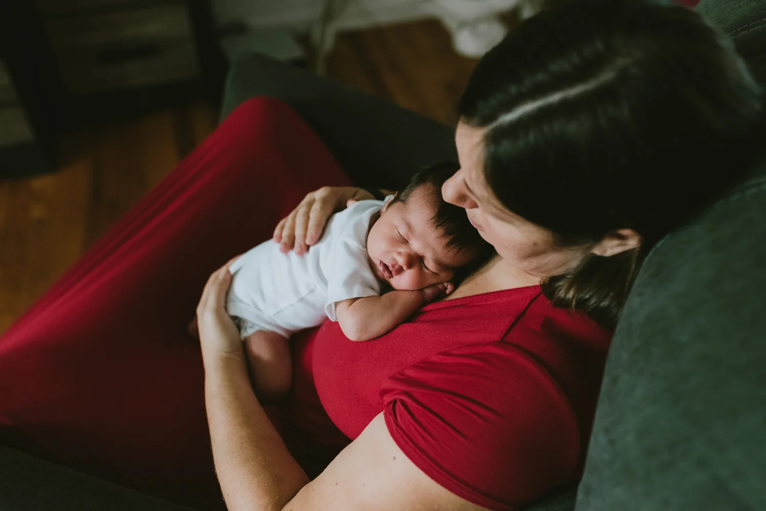 In-Home lifestyle newborn portrait photography session middlesex county new jersey