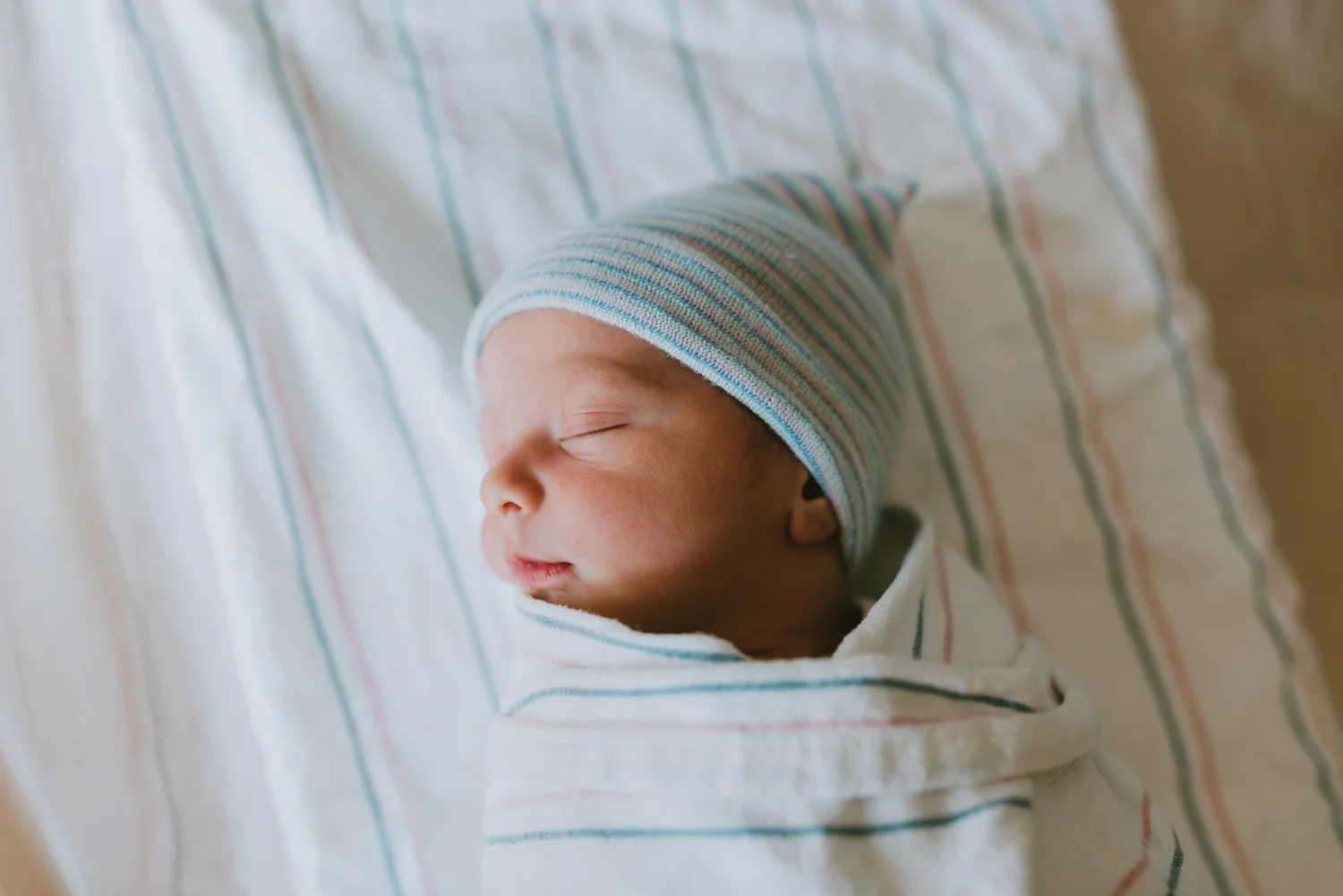 Monmouth-Medical-Center-Fresh-48-Session-Newborn-Pictures.jpg