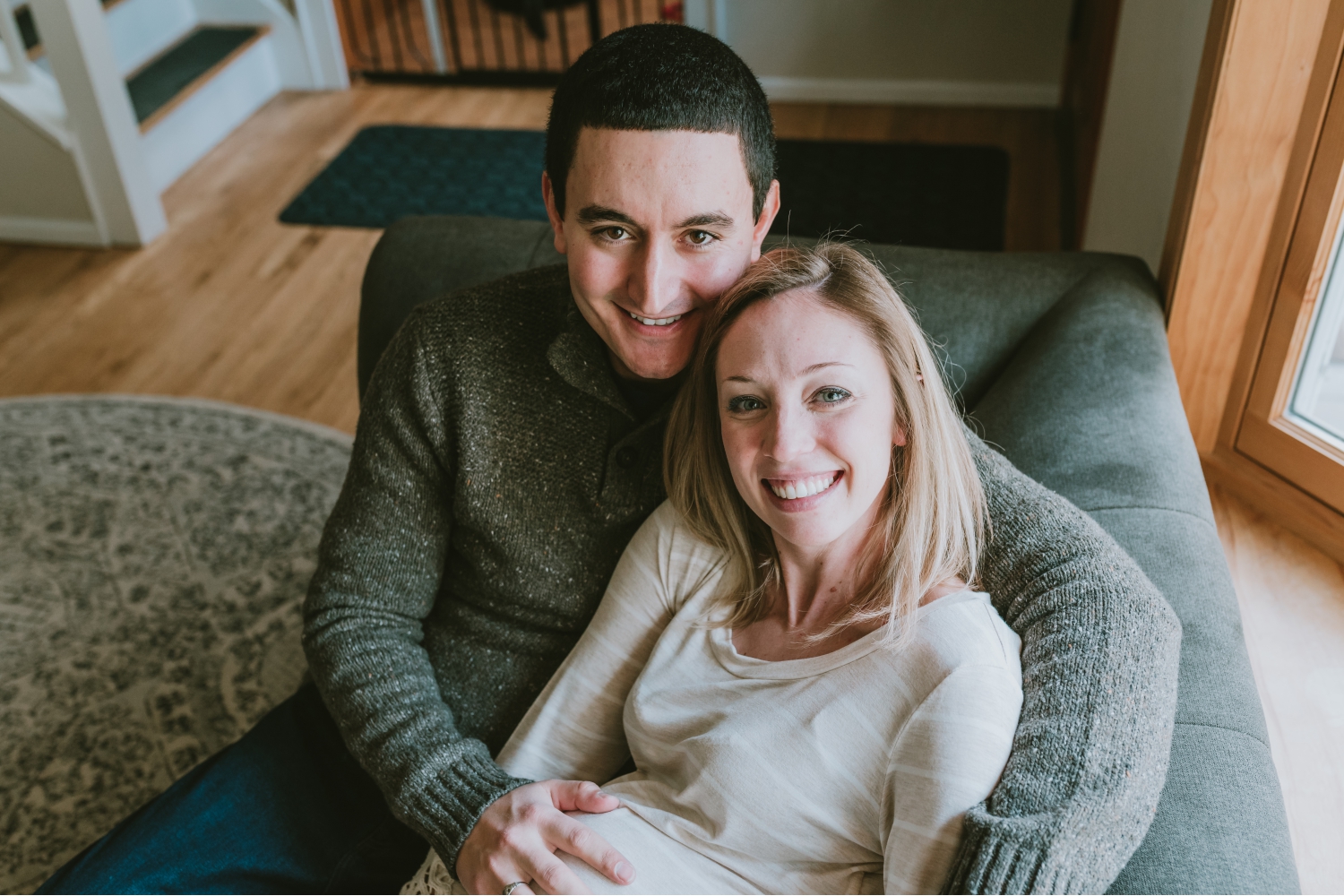 Couple-Maternity-Pictures-In-Home-Morris-County