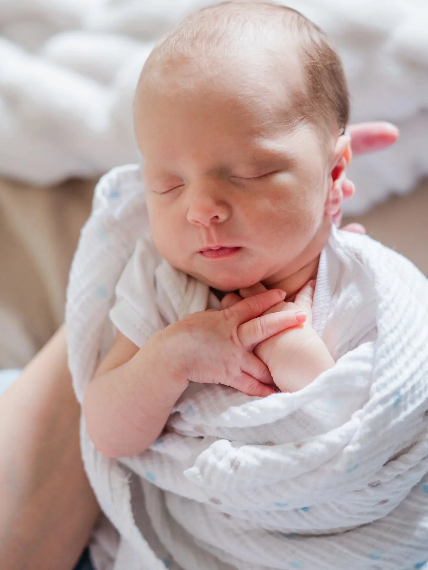 I get to see this sweet baby and his family next week for his first birthday cake smash. Time is wild! 

But first, we're headed for warmer weather for the week. I'm more than thrilled to leave behind winter coats, hats and gloves ✌🏽